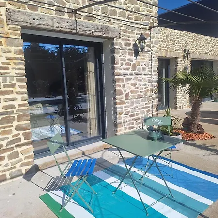 Holiday home Piscine Jacuzzi Et Petanque *