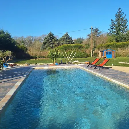 Piscine Jacuzzi Et Petanque